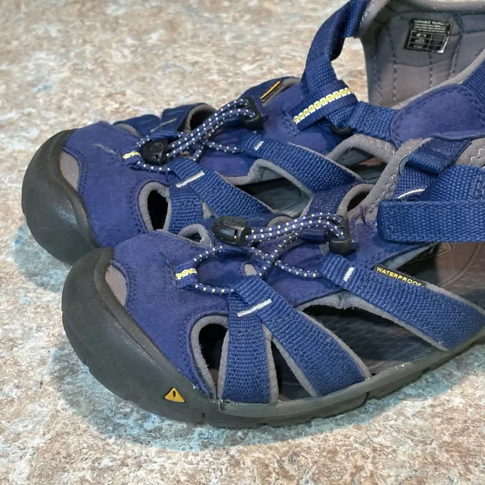 KEEN Boys Children's Newport H2 Outdoor Water Hiking Outdoors Sandals Size